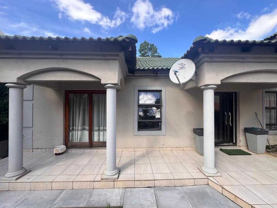 3 Bedroom Property for Sale in Kosmos Ridge North West